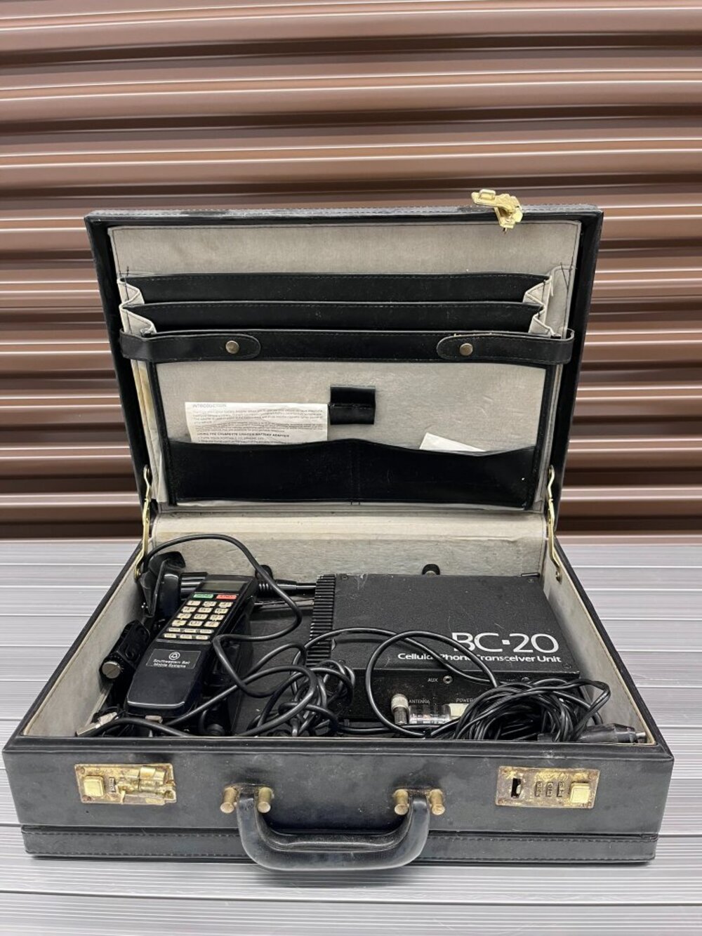 VTG Audiovox BC-20 Briefcase Phone Retro 80s 90s Prop Collectible Leather Case